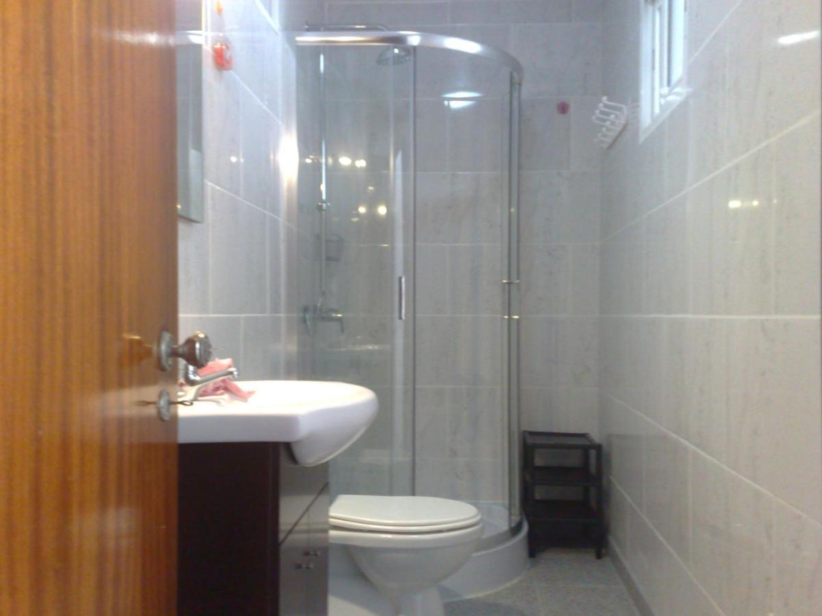 Room Villa Ribeiro Pilgrims Way To Santiago Bike A Garage For Marinhas Esposende Exterior photo